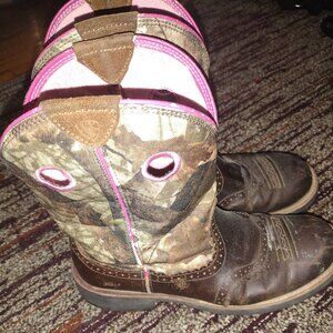 Ariat cowgirl boots realtree camo and brown